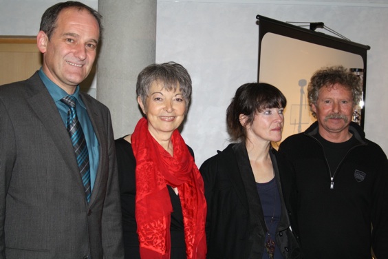 (von links): Bürgermeister Uwe Morgenstern und die Künstler: Dr. Nurhan Sidal, Jutta Vollmer und Wolfgang Lumpp